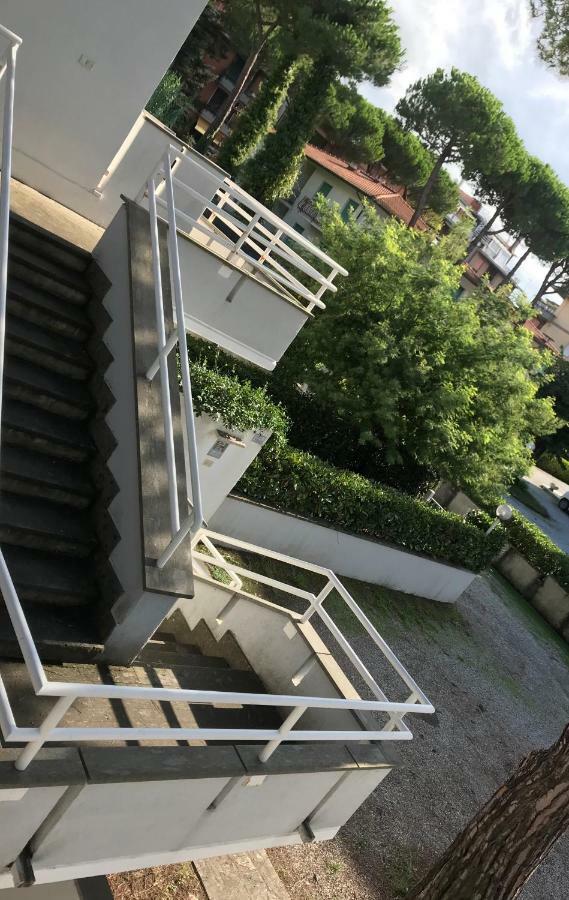 Resident St Agata Appartament Artist Apartment Marina di Massa Exterior foto